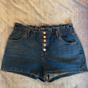 High rise mid-wash Jean shorts, paper bag waist